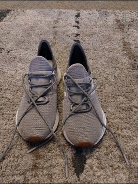 New Balance Gray Knit Sneakers - Gray/White Sz 7